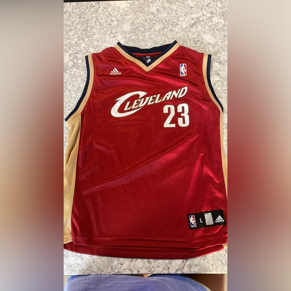 Kids large Cleveland lebron James jersey